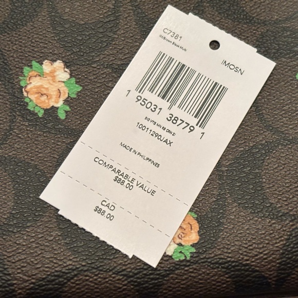 Coach - Picture 5 of 5